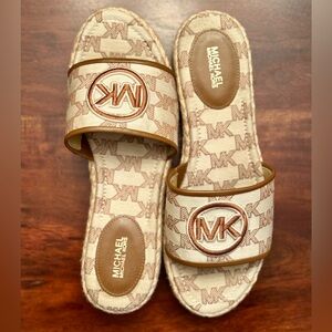 Michael Kors Sadler Wedge Light Cream Size 7.5